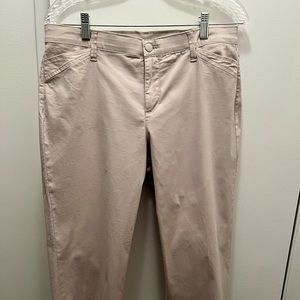 Bandolino Maureen Beige Capri Pants Size 8